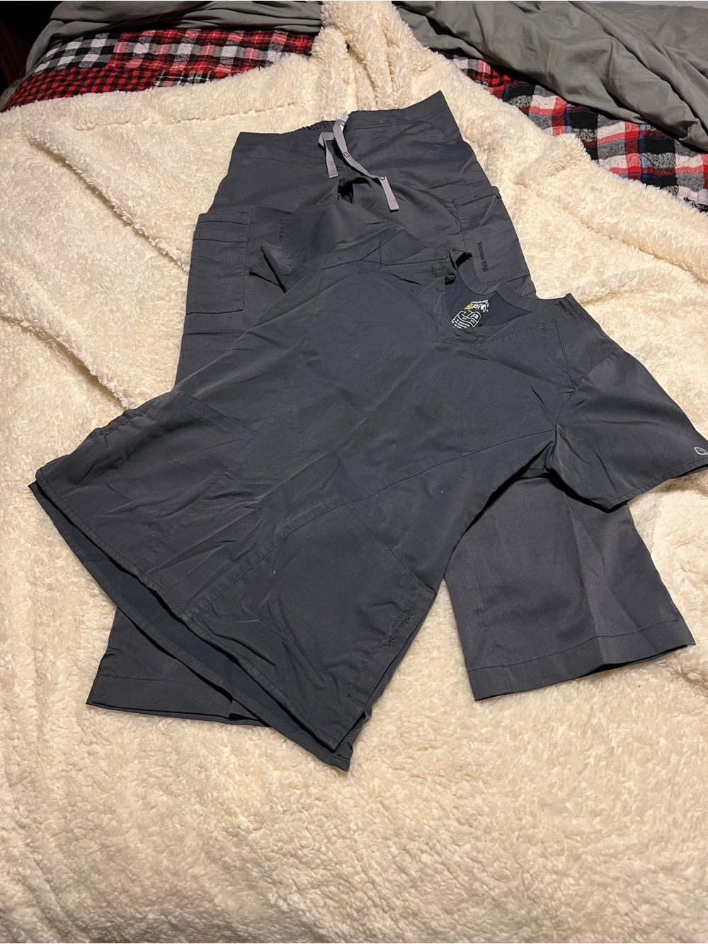 WonderWink Women's Dark Gray Scrub Top & Jogger Set